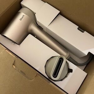 BRAND NEW NEVER USED SHARK HAIRDRYER